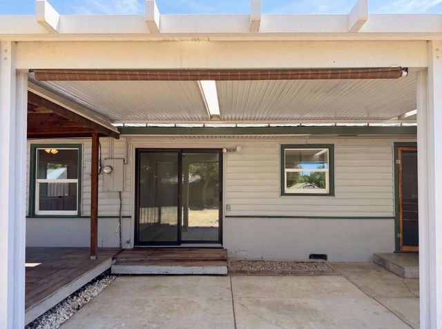 719 N Crescent Ave, Lodi, CA 95240