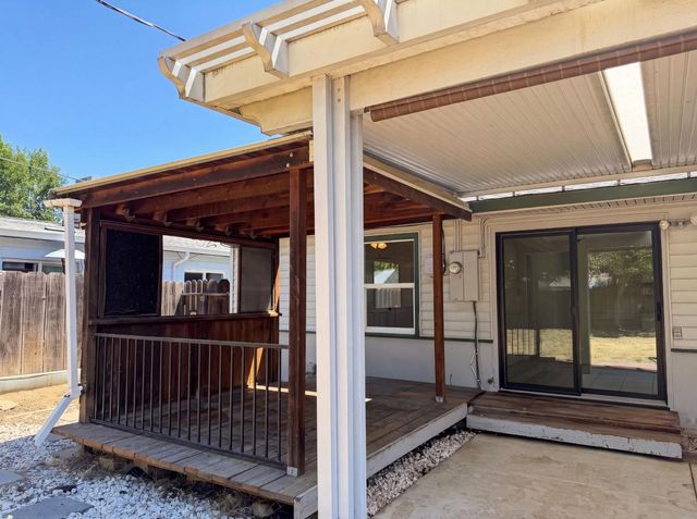 719 N Crescent Ave, Lodi, CA 95240