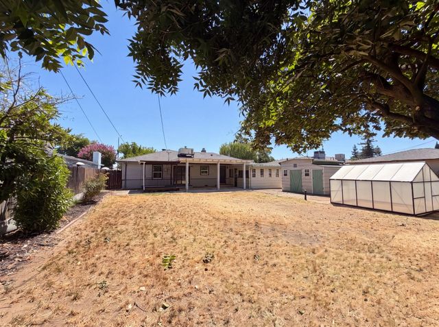 719 N Crescent Ave, Lodi, CA 95240