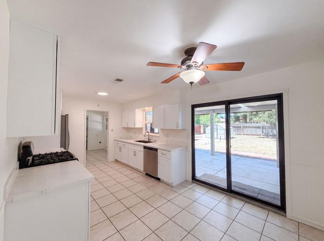 719 N Crescent Ave, Lodi, CA 95240