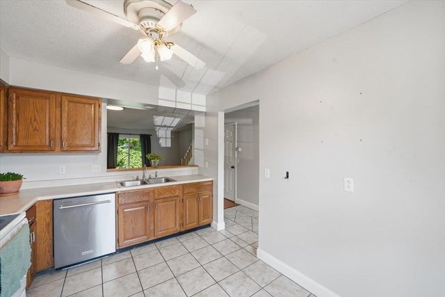 60 Brickyard Rd Unit 5, Essex Junction, VT 05452