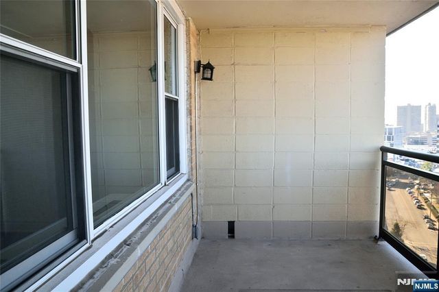 2200 N Central Road 15E, Fort Lee, NJ 07024