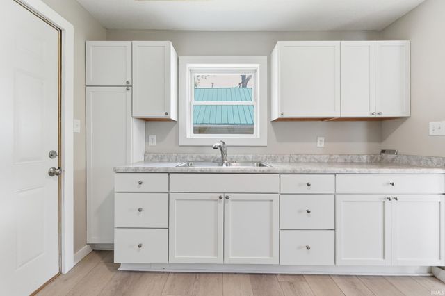 6904 Elzey Street, Fort Wayne, IN 46809