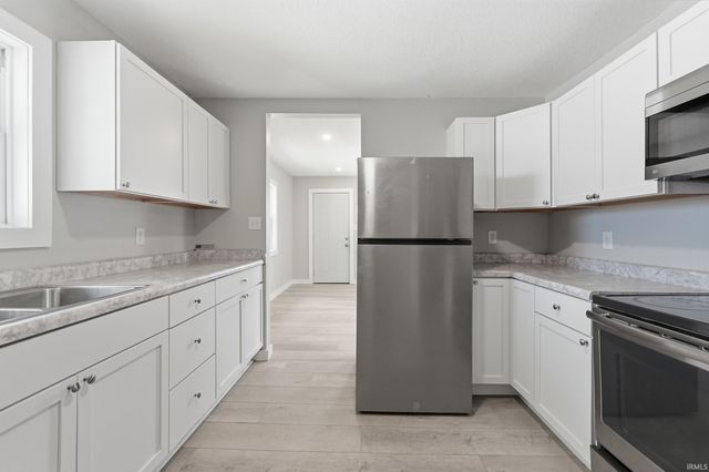 6904 Elzey Street, Fort Wayne, IN 46809