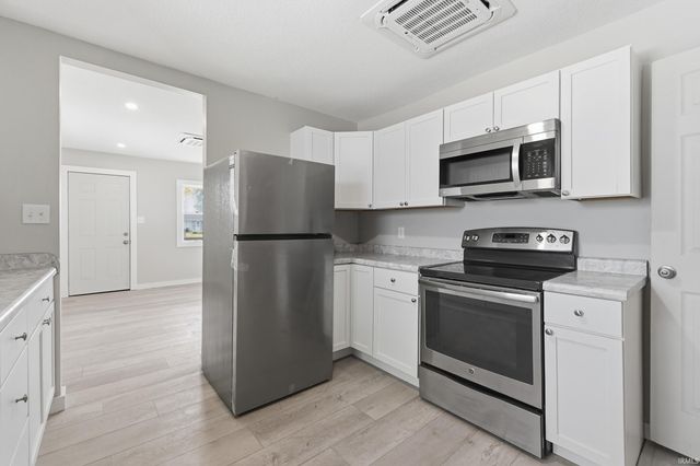6904 Elzey Street, Fort Wayne, IN 46809