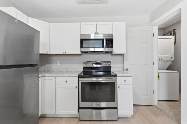 6904 Elzey Street, Fort Wayne, IN 46809