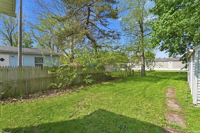 6904 Elzey Street, Fort Wayne, IN 46809