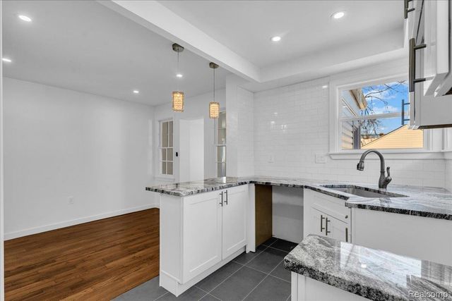 18985 Rosemont Avenue, Detroit, MI 48219