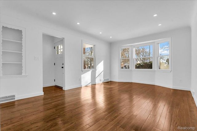 18985 Rosemont Avenue, Detroit, MI 48219