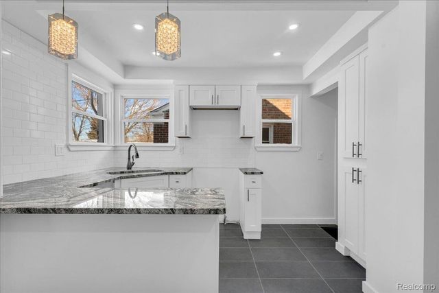 18985 Rosemont Avenue, Detroit, MI 48219