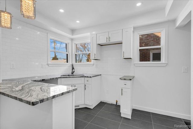 18985 Rosemont Avenue, Detroit, MI 48219