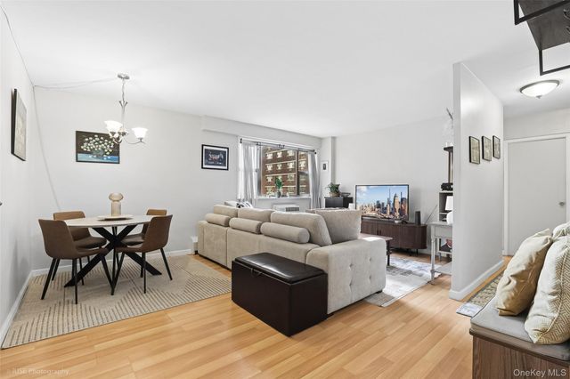 52-30 39th Drive 7G, Woodside, NY 11377