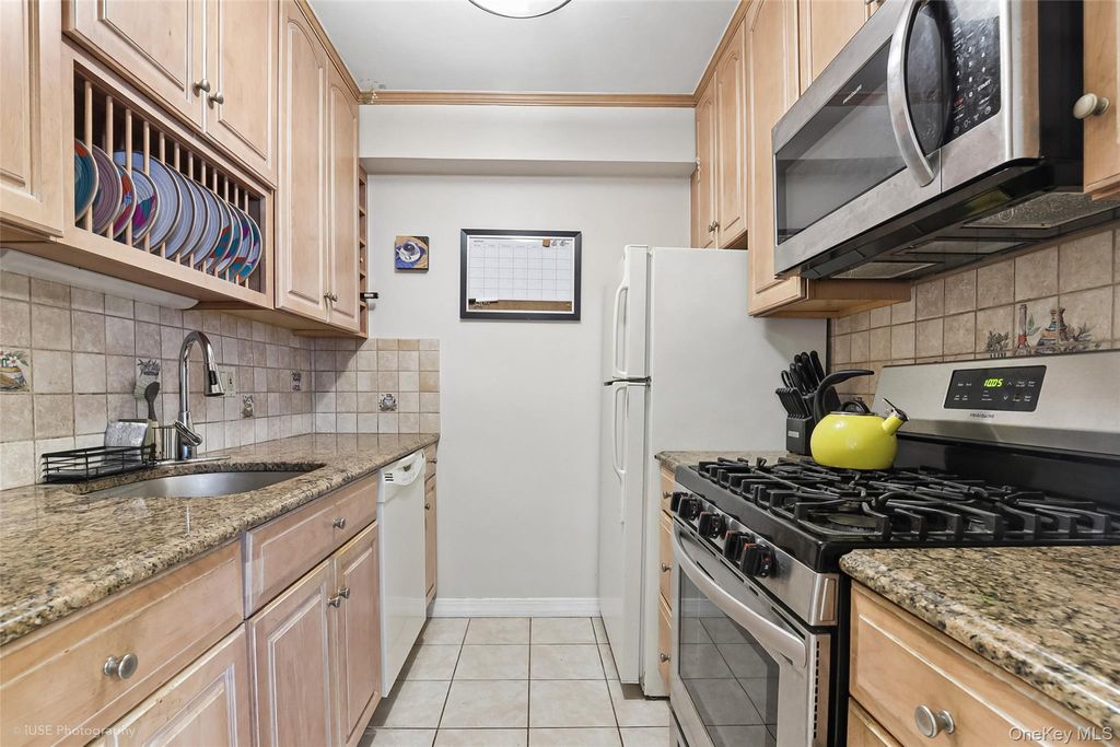 52-30 39th Drive 7G, Woodside, NY 11377 — photo 3