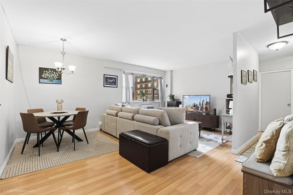 52-30 39th Drive 7G, Woodside, NY 11377 — photo 4