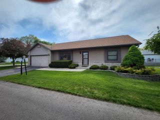 916 Park CIRCLE, Union Grove, WI 53182