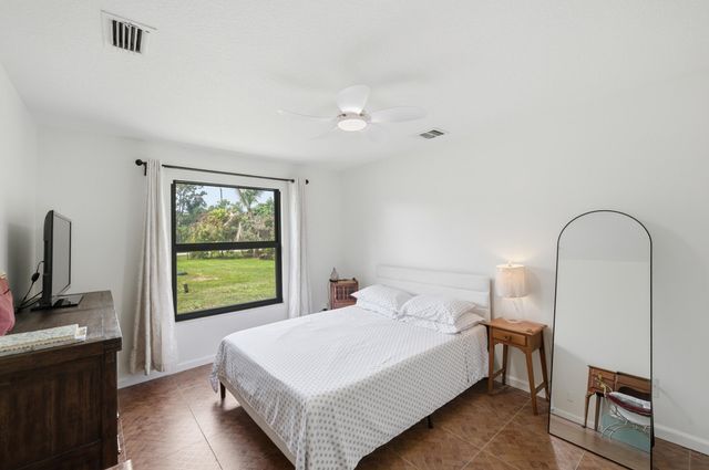 11823 N 67th Pl Place N, The Acreage, FL 33412