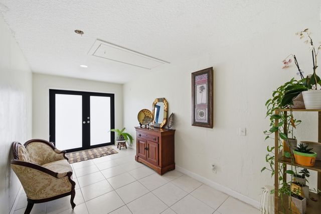 11823 N 67th Pl Place N, The Acreage, FL 33412