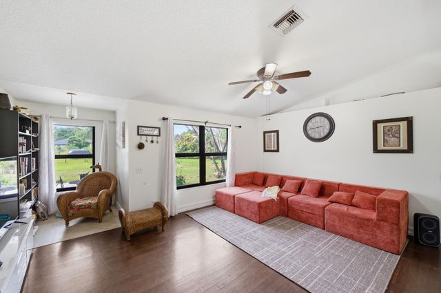11823 N 67th Pl Place N, The Acreage, FL 33412