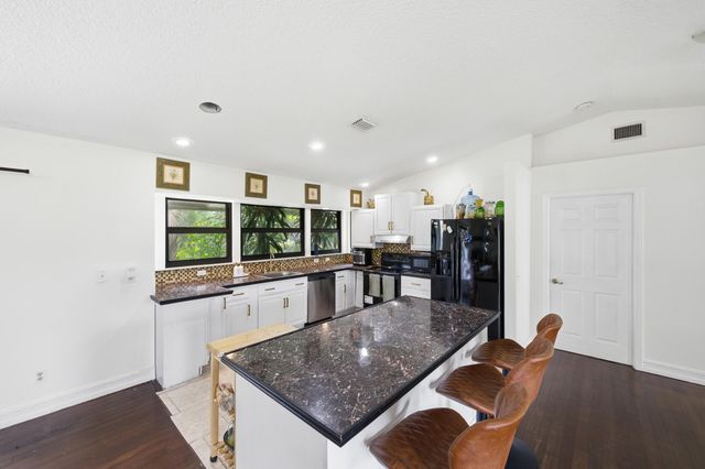 11823 N 67th Pl Place N, The Acreage, FL 33412