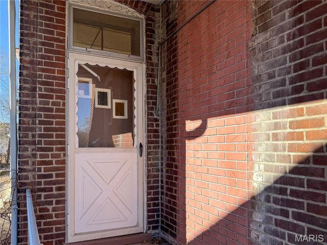 315 N 4th St, Belleville, IL 62220