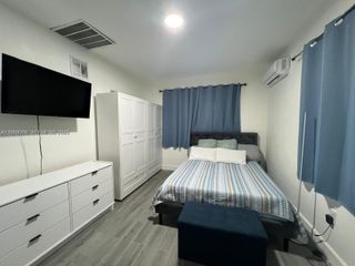 1430 NE 149th Street #B, Miami, FL 33161