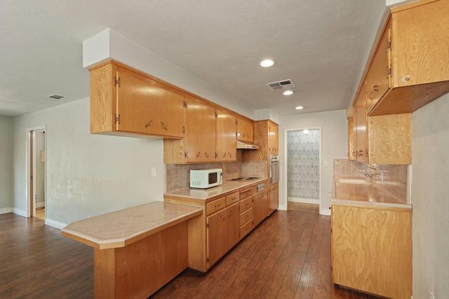 512 Sturla St, Lodi, CA 95240