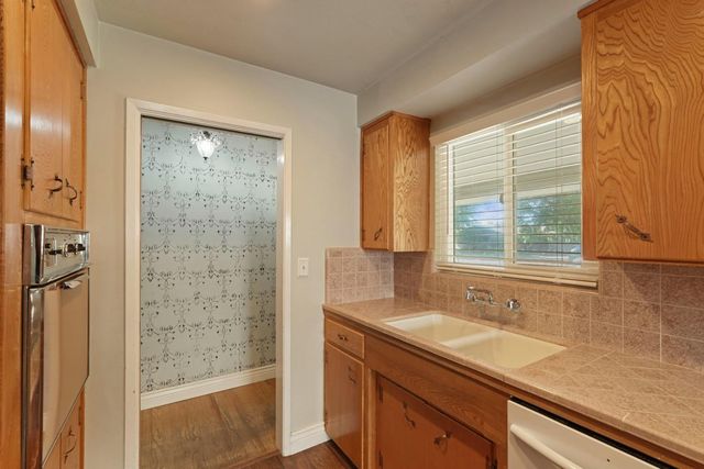 512 Sturla St, Lodi, CA 95240