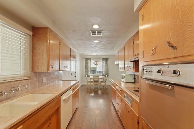 512 Sturla St, Lodi, CA 95240