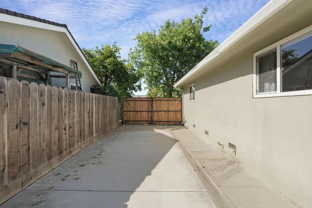 512 Sturla St, Lodi, CA 95240