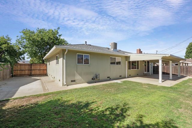 512 Sturla St, Lodi, CA 95240