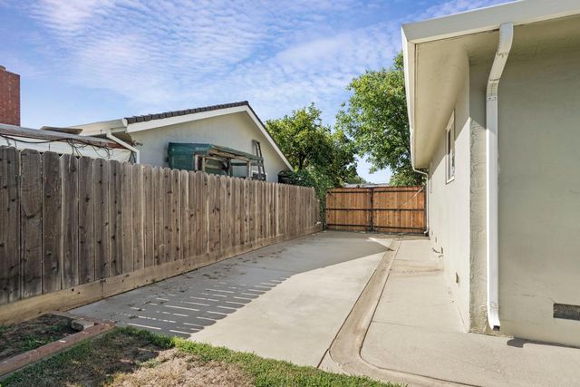 512 Sturla St, Lodi, CA 95240