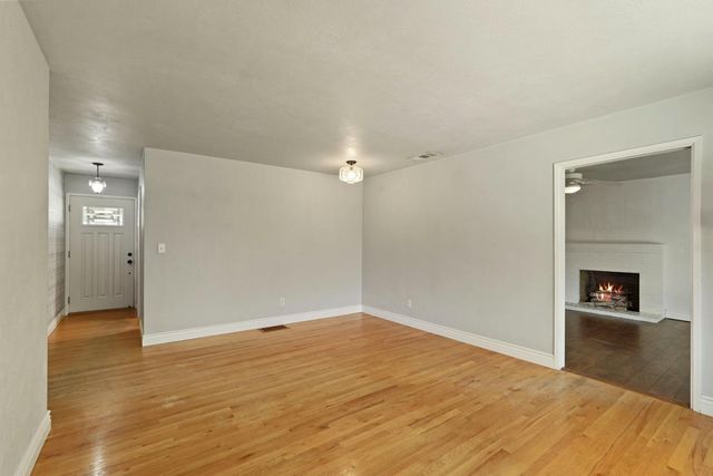 512 Sturla St, Lodi, CA 95240