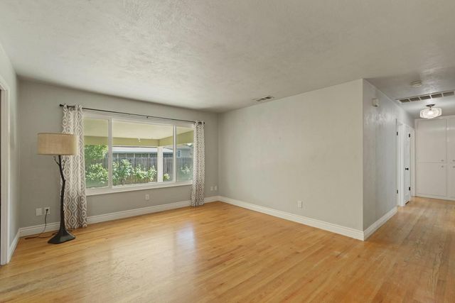 512 Sturla St, Lodi, CA 95240