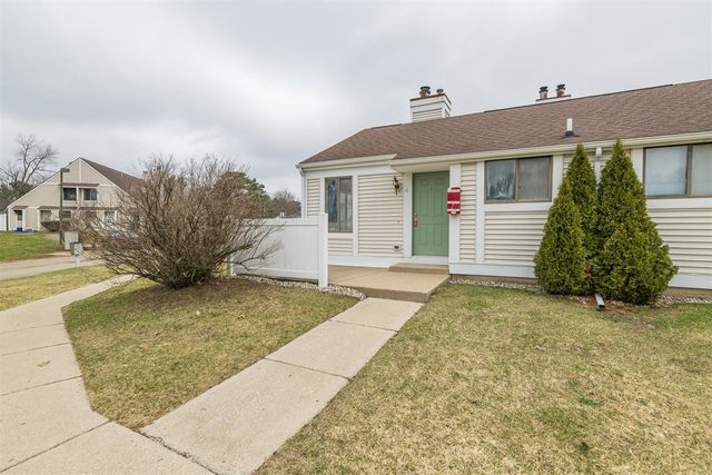 3320 Scots Pine Way 4, Portage, MI 49024