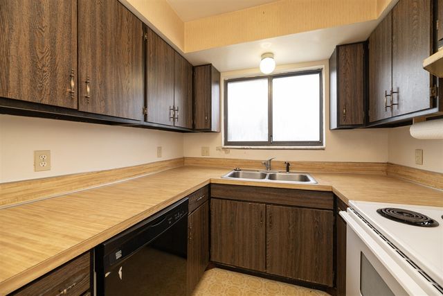 3320 Scots Pine Way 4, Portage, MI 49024