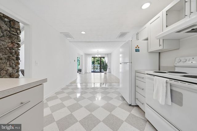 8315 ROCKY SPRINGS RD, Frederick, MD 21702