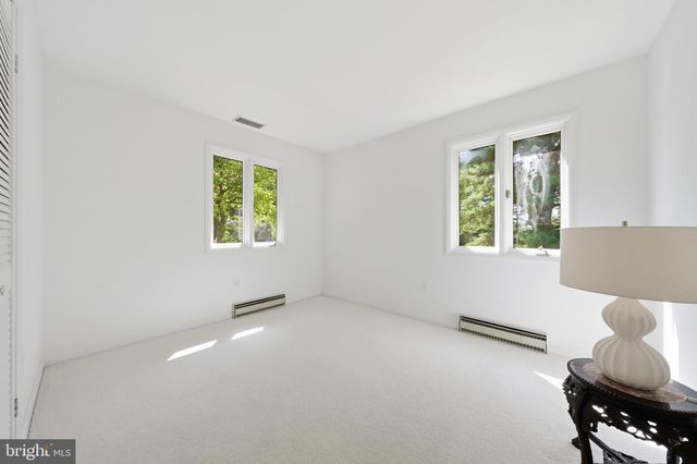 8315 ROCKY SPRINGS RD, Frederick, MD 21702
