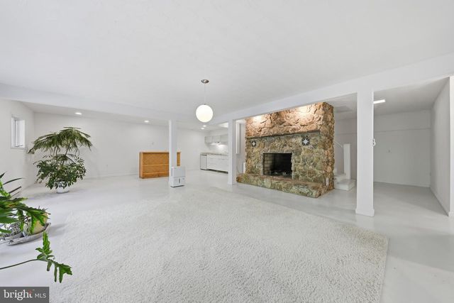 8315 ROCKY SPRINGS RD, Frederick, MD 21702
