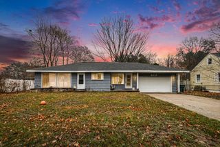5230 Wickham Drive, Norton Shores, MI 49441