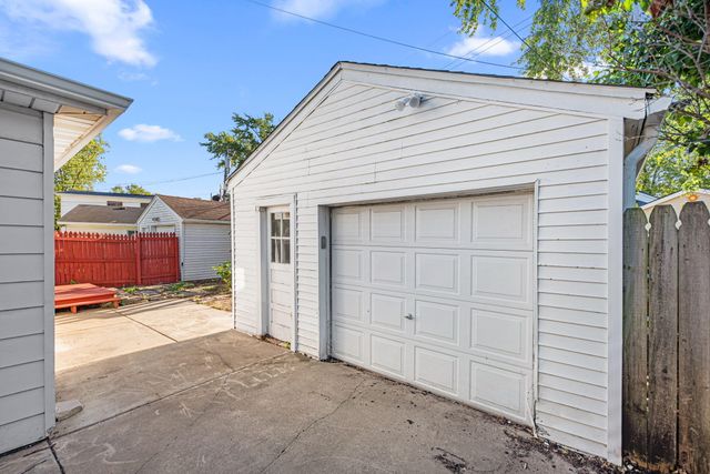 130 W 2nd Street, Hobart, IN 46342
