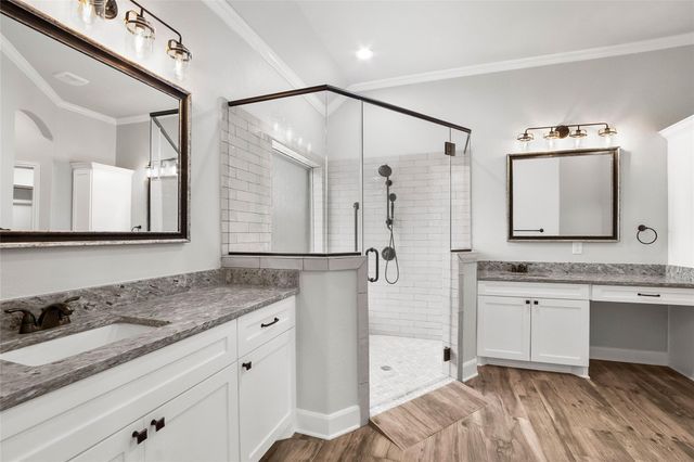38 Estherwood Place, Magnolia, TX 77354