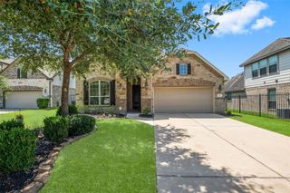 38 Estherwood Place, Magnolia, TX 77354