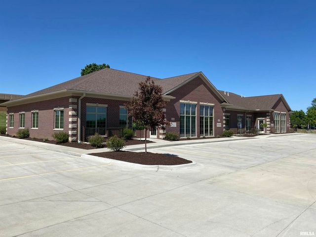 3642 UTICA RIDGE Road, Bettendorf, IA 52722