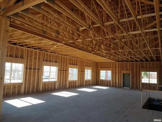 3642 UTICA RIDGE Road, Bettendorf, IA 52722