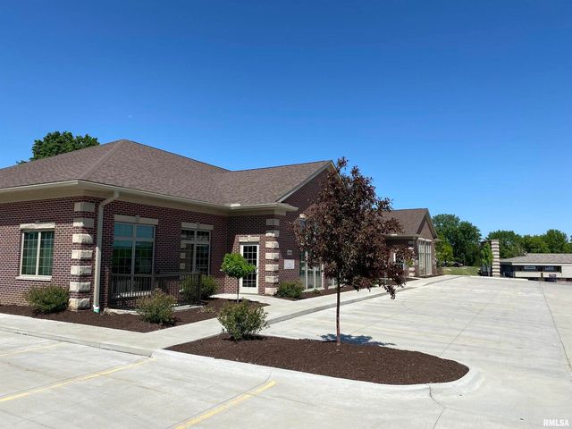 3642 UTICA RIDGE Road, Bettendorf, IA 52722