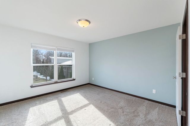 1420 Hummingbird Circle, Waterloo, IA 50702