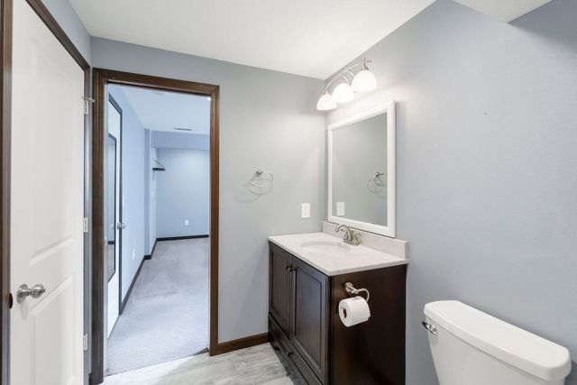 1420 Hummingbird Circle, Waterloo, IA 50702