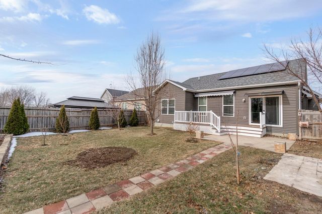 1420 Hummingbird Circle, Waterloo, IA 50702