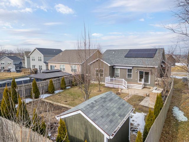 1420 Hummingbird Circle, Waterloo, IA 50702