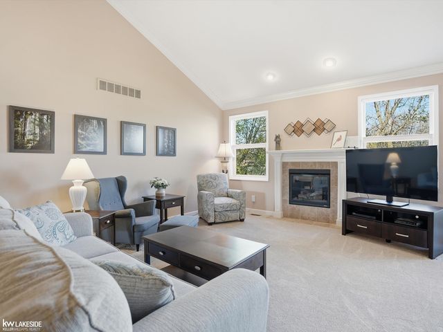 46899 Cynthia Drive, Macomb, MI 48044